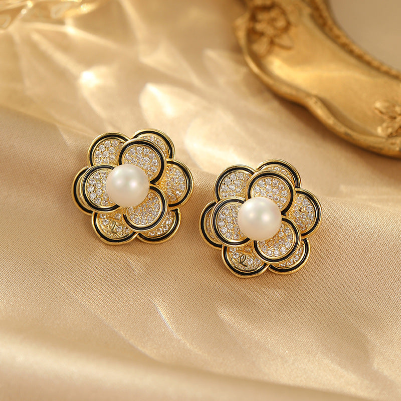 French Retro Flower Earrings For Women In Summer Light Luxury High-End Style Small Fragrance Camellia Inlaid With Zircon Pearl Silver Needle Earrings
