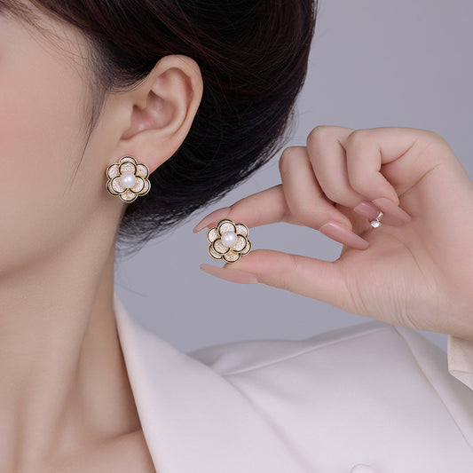 French Retro Flower Earrings For Women In Summer Light Luxury High-End Style Small Fragrance Camellia Inlaid With Zircon Pearl Silver Needle Earrings